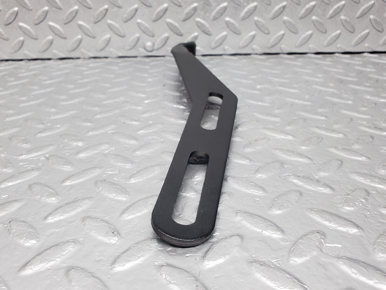 45955 Mercedes-Benz W126 420SE Exhaust Bracket