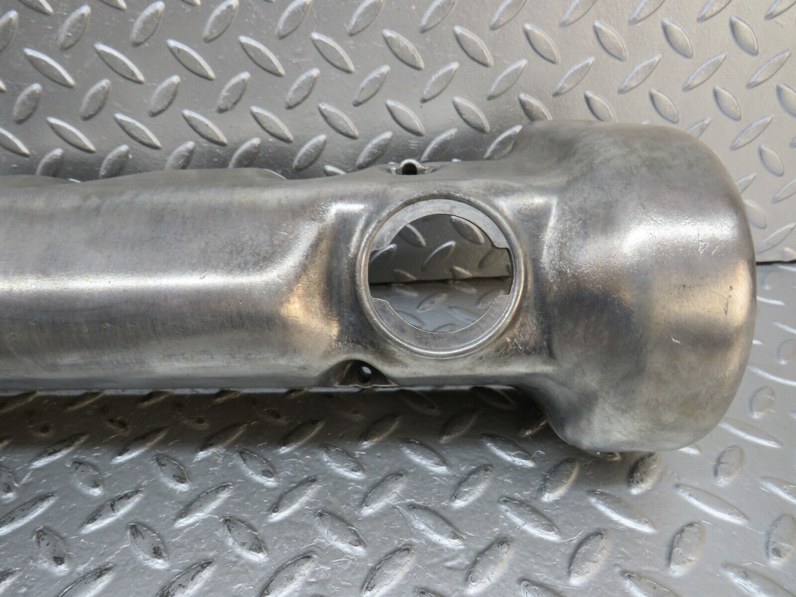 32843 Mercedes-Benz C107 R107 350 V8 Cylinder Head Valve Cover Right Side 1160161905