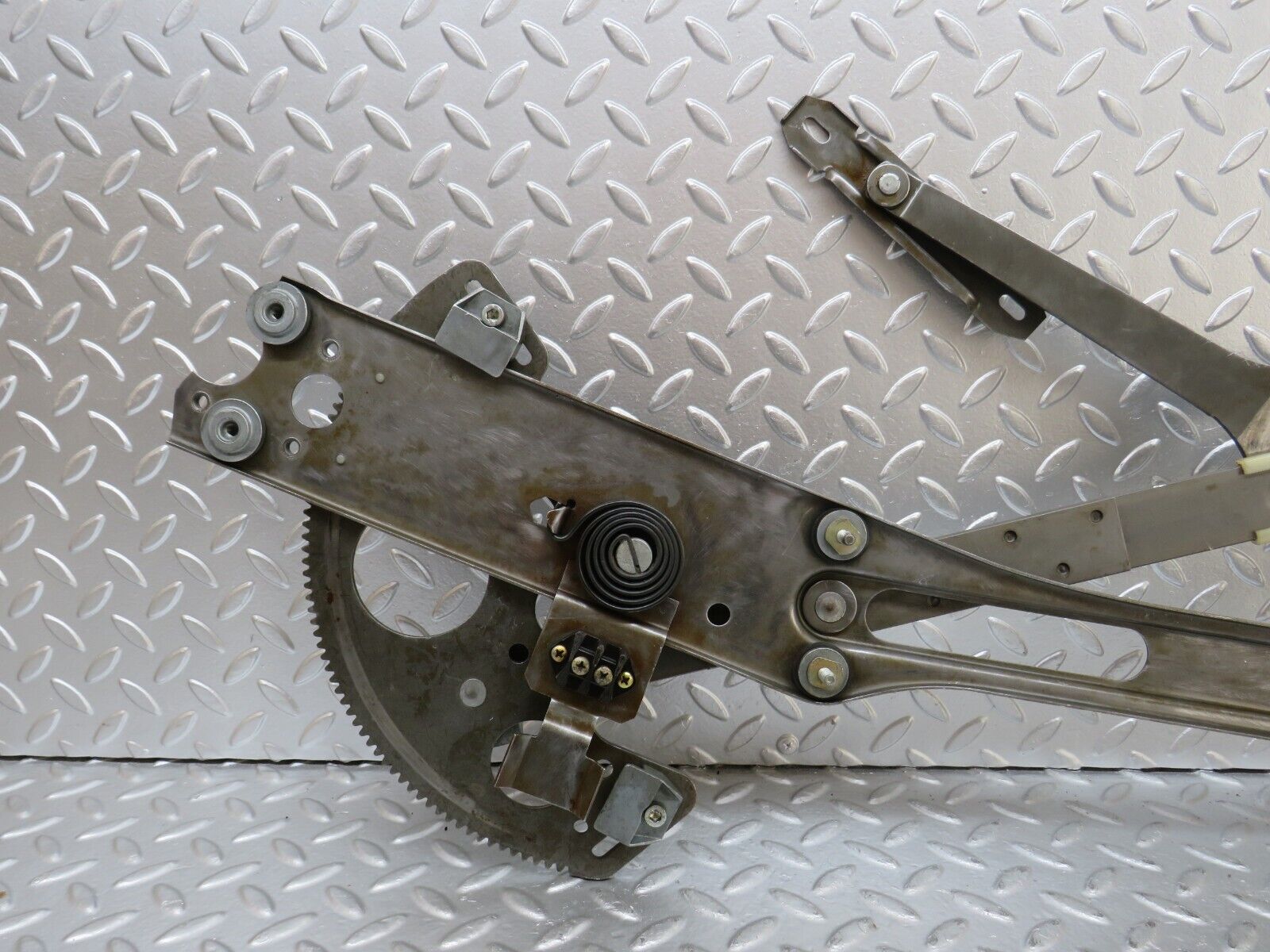 25082 Mercedes-Benz R107 C107 Front Right Power Window Regulator 1077200846