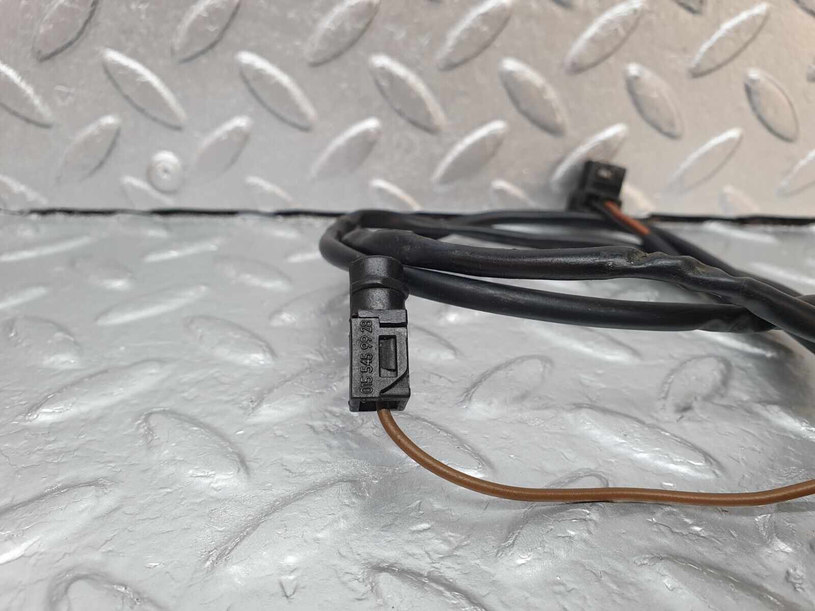 42529 Mercedes-Benz R129 320SL Coupe Windscreen Washer Nozzle