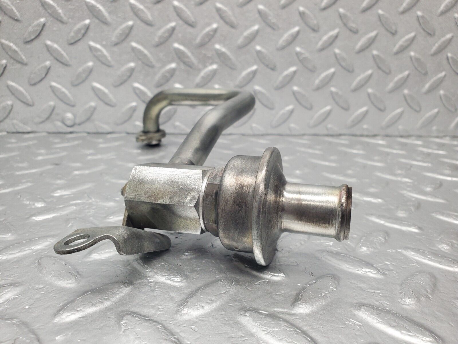 46194 Mercedes-Benz W124 280E EGR Valve Pipe 0001407860