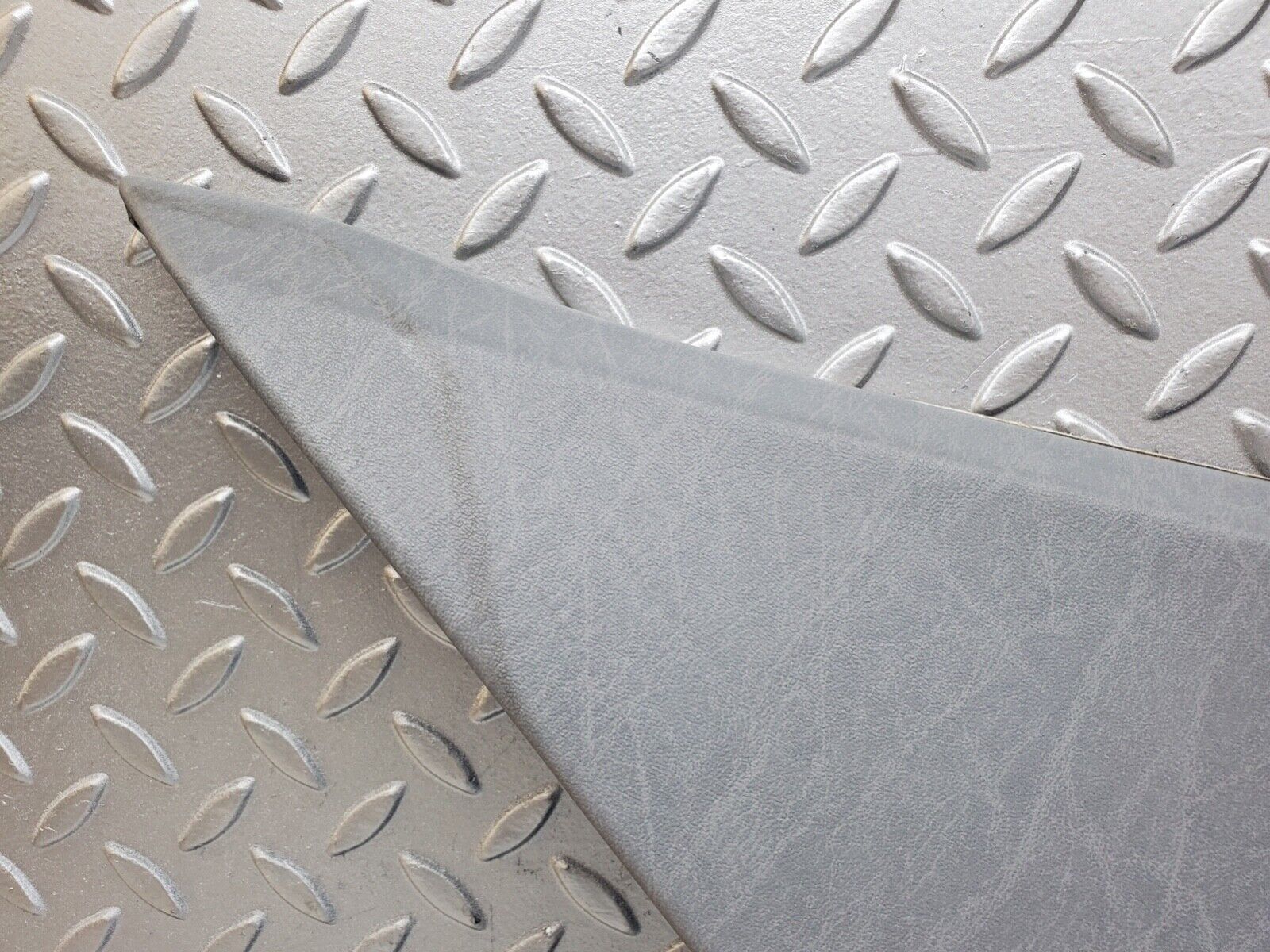 44638 Mercedes-Benz W124 220E C Pillar Cover Panel Left Side Grey 1246950730