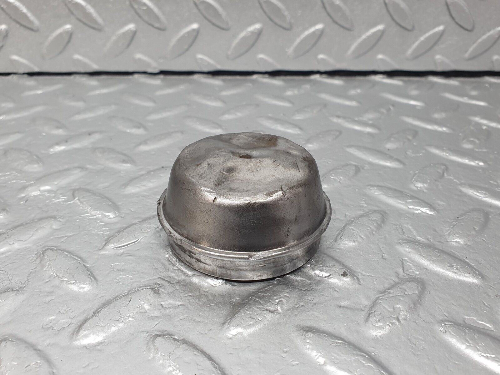 43238 Mercedes-Benz W108 280SE Wheel Hub Locking Cap