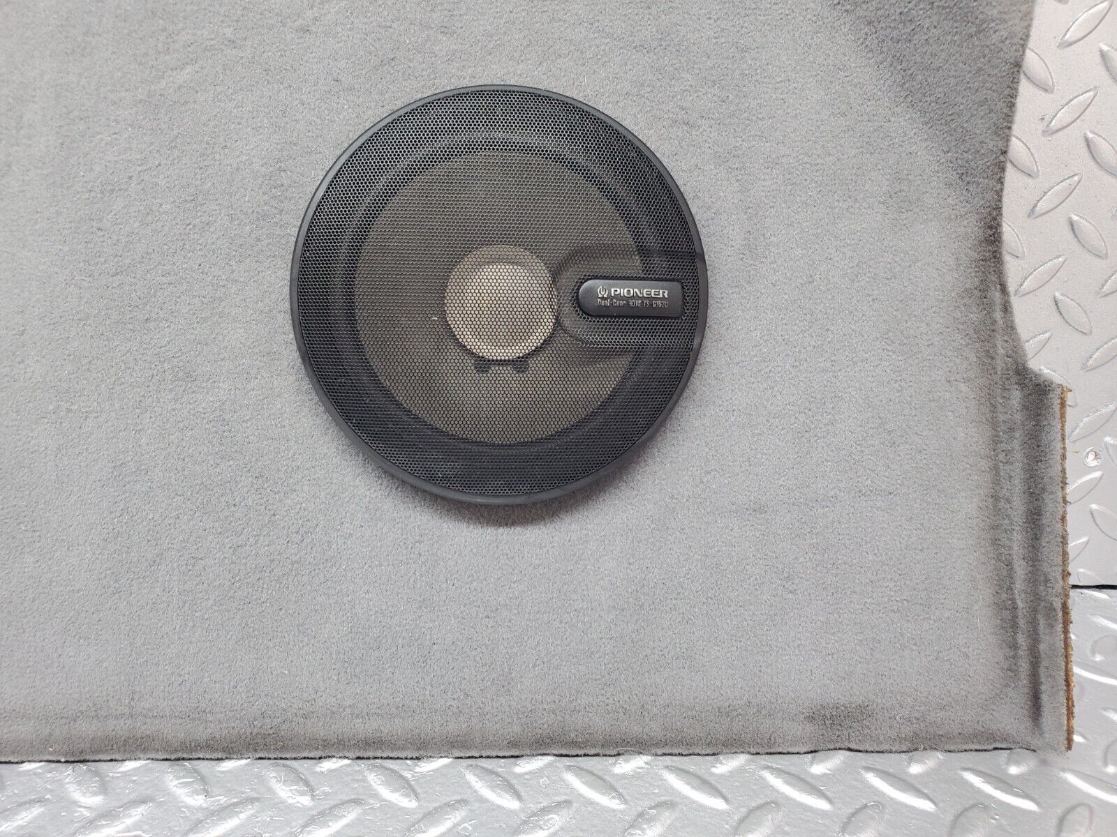 44696 Mercedes-Benz W124 220E Parcel Shelf With Speakers Grey 1246900249