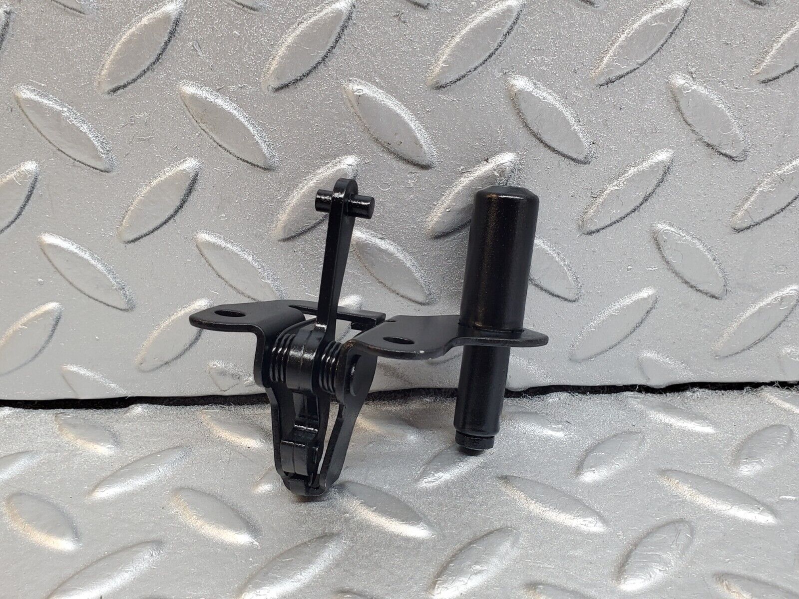 44724 Mercedes-Benz W124 220E Bonnet Lock Latch 1248800260