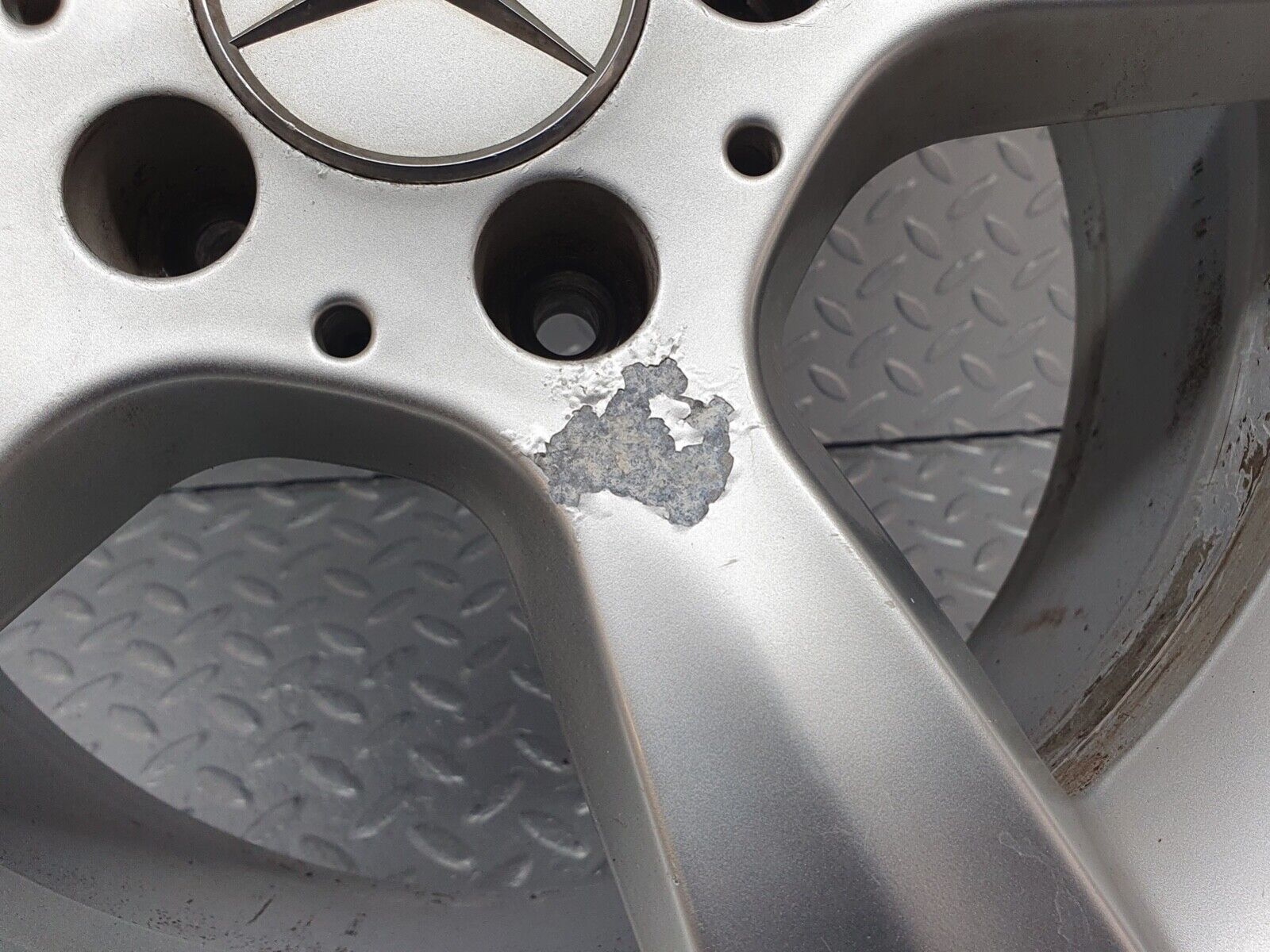 42020 Mercedes-Benz Alloy Wheel Set 7Jx16H2 8Jx16H2 ET31 ET32 2034012902