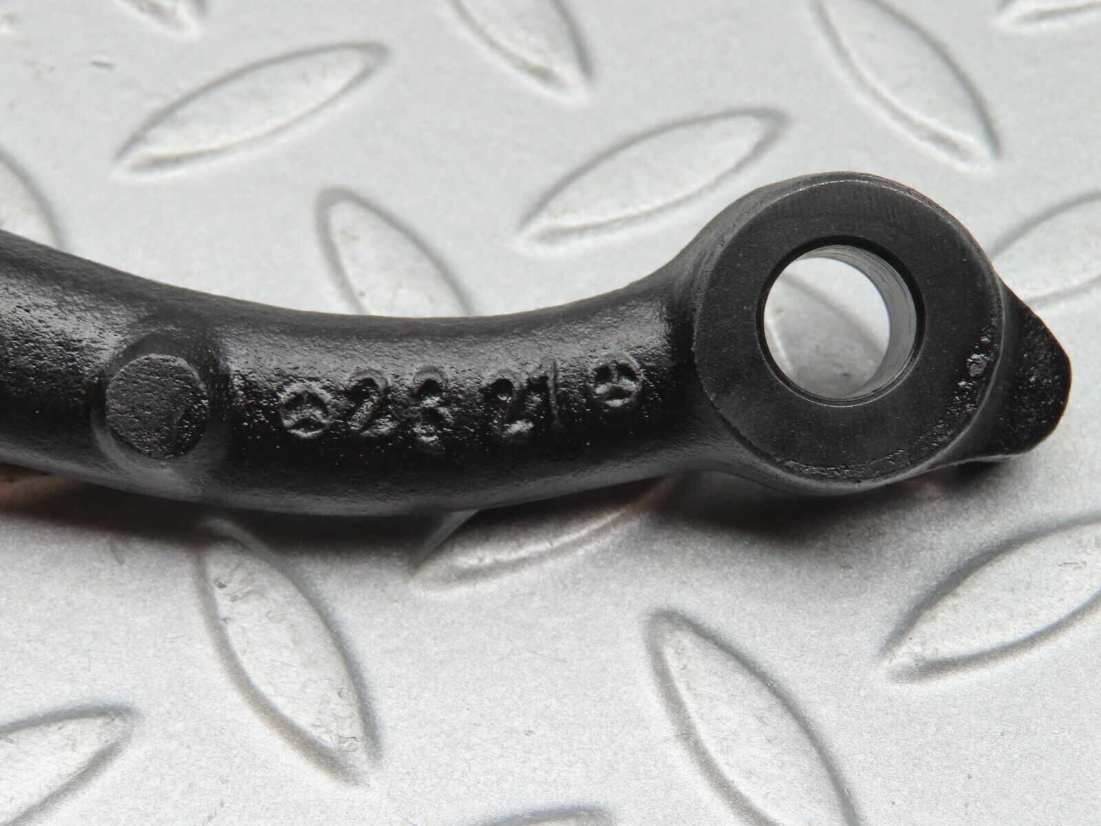 3928 Mercedes-Benz S123 200T Wagon Steering Arm Right