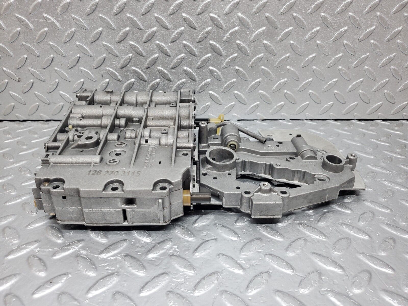 44575 Mercedes-Benz W123 280E Automatic Gearbox Valve Body 722.309 1262703115 1262772901
