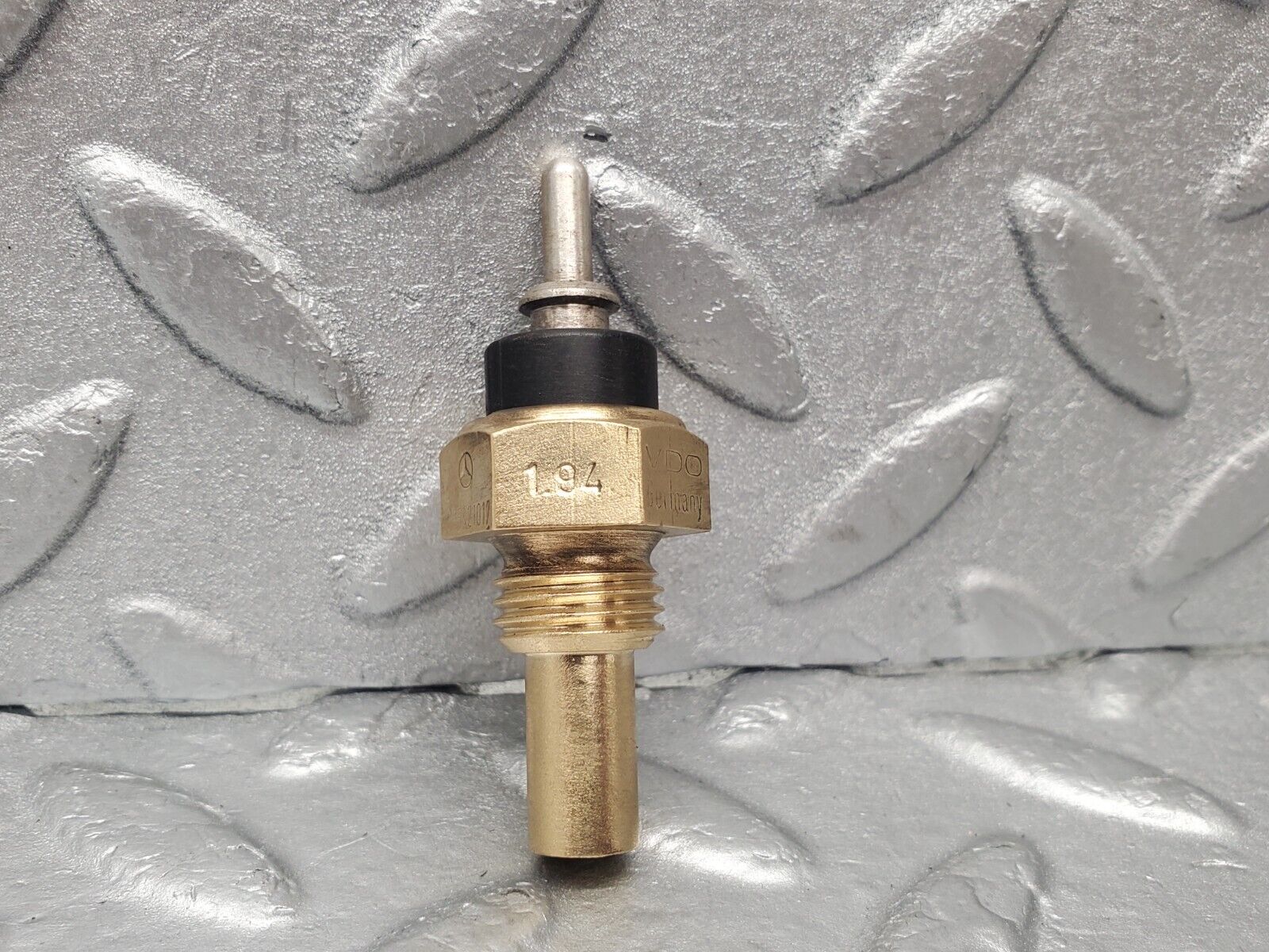 46216 Mercedes-Benz W124 280E Coolant Temperature Sensor VDO 0055421017