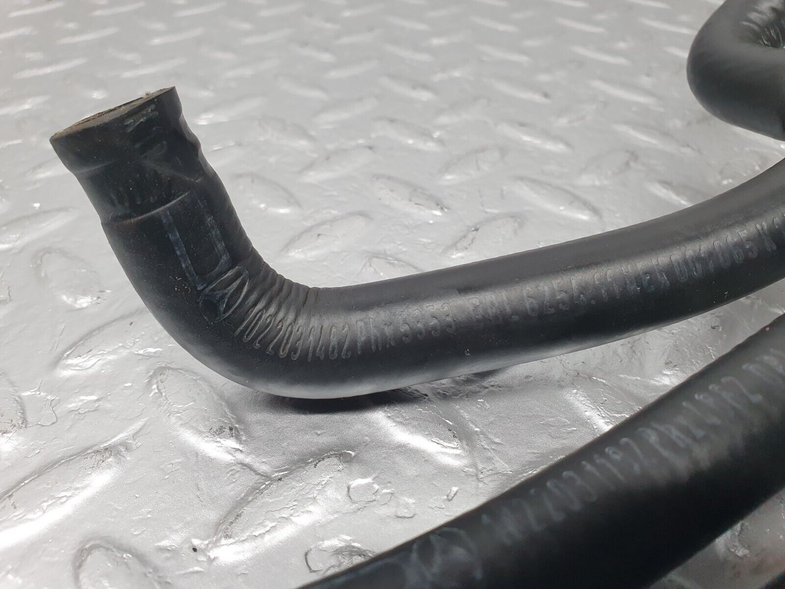 42813 Mercedes-Benz W201 190 2.0L Distributor For Carburettor With Hoses 1022030029 1022030682 1022031182