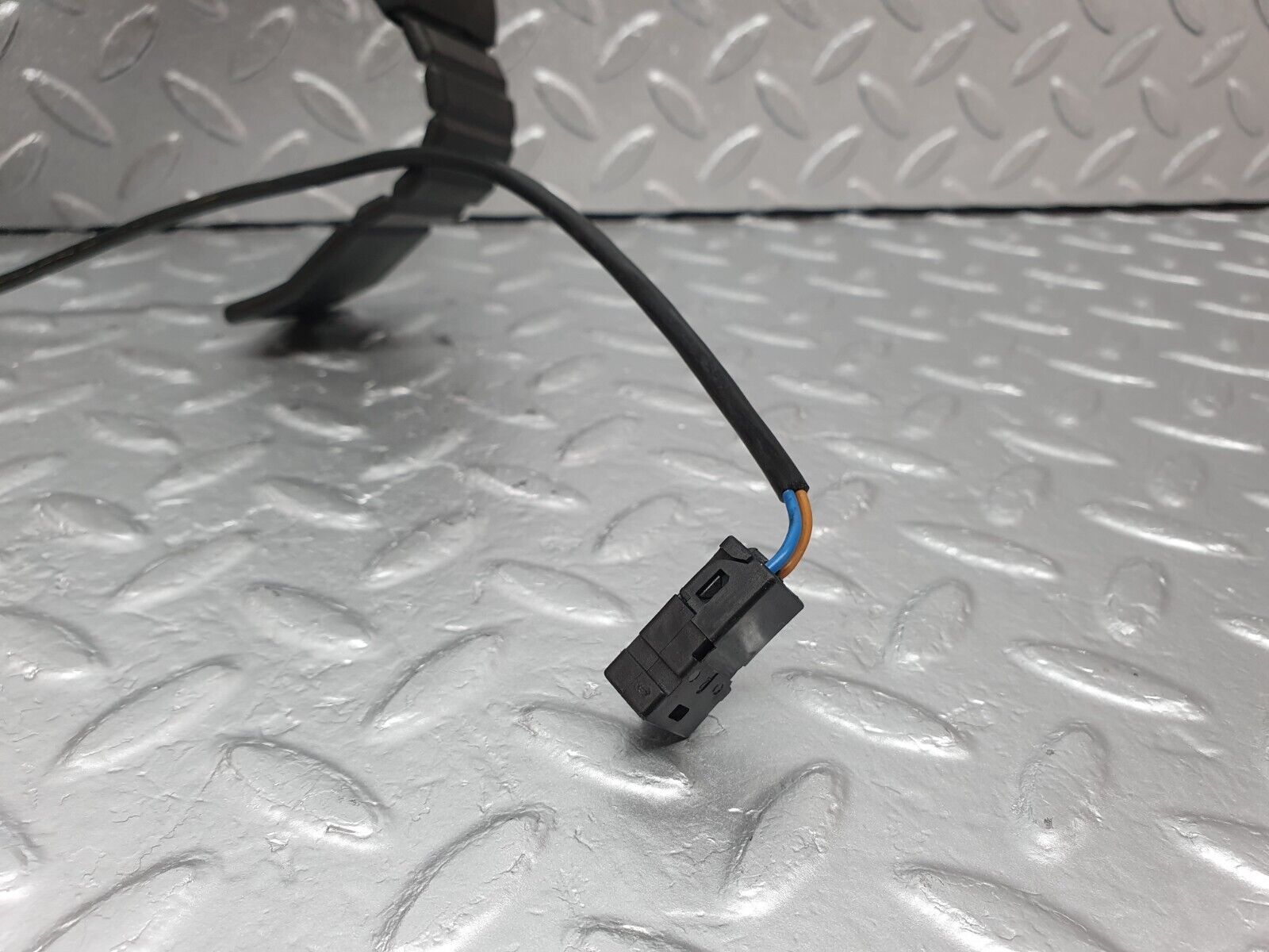 42202 Mercedes-Benz R129 320SL Coupe Accelerator Pedal With Rubber 1293010001 1293010382 1243011320