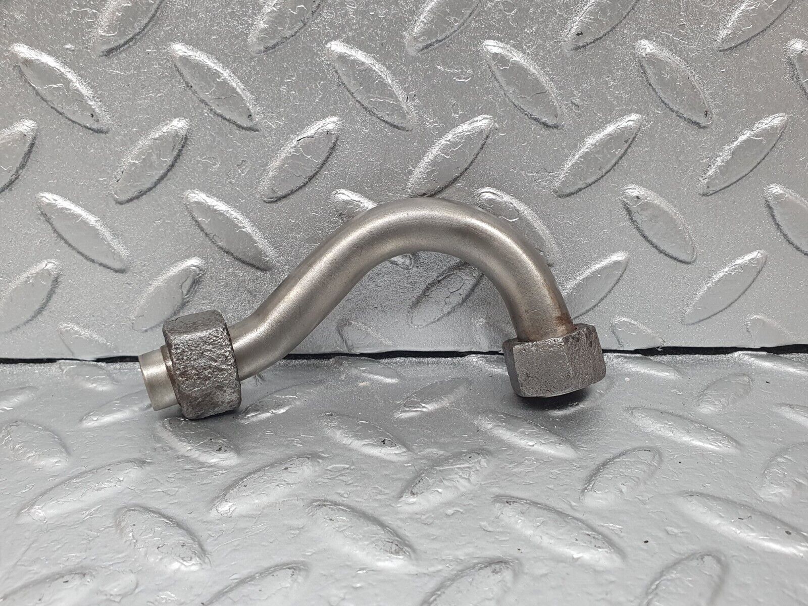 43566 Mercedes-Benz C126 380SEC Coupe EGR Valve Hose Pipe