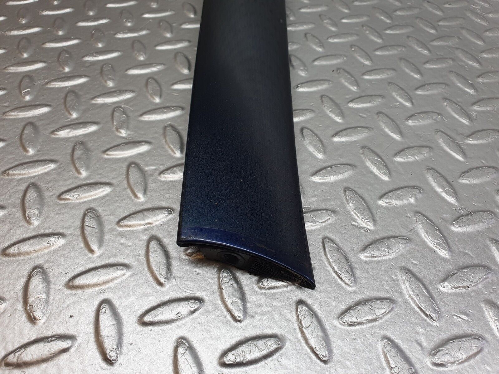 42207 Mercedes-Benz R129 320SL Coupe A Pillar Exterior Trim Cover Right 1296982430