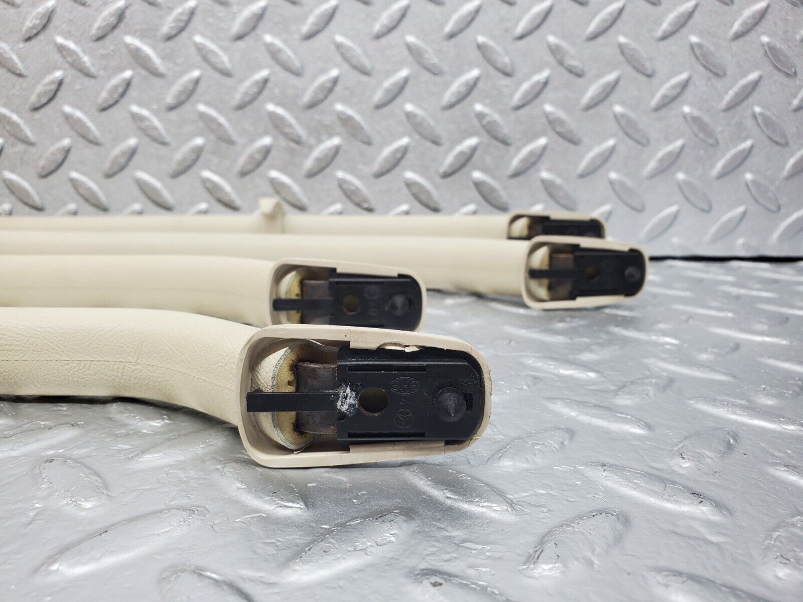 45795 Mercedes-Benz W126 420SE Interior Roof Grab Handle Beige