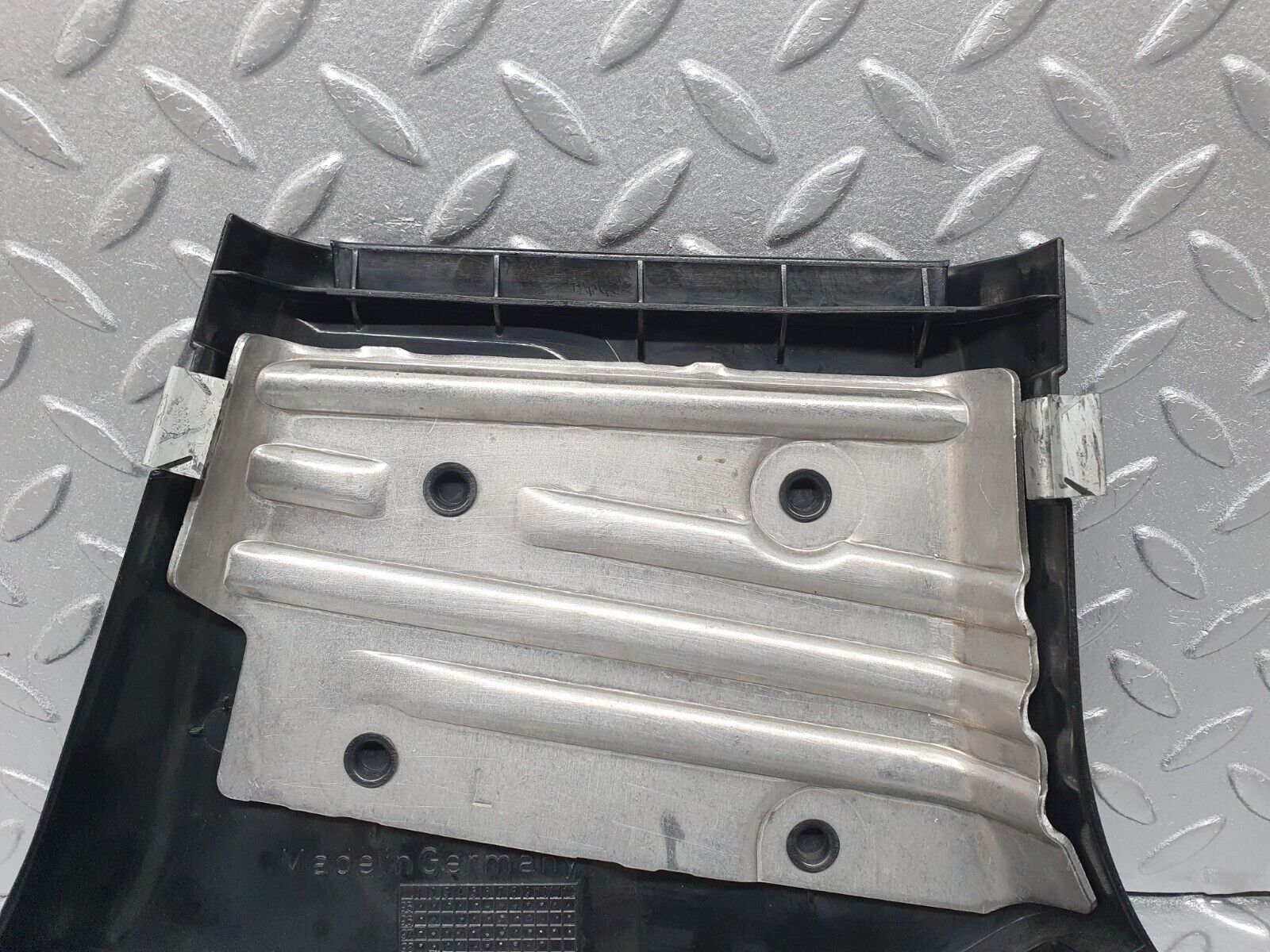 41780 Mercedes-Benz W202 C200 B Pillar Bottom Cover Left 2026902330