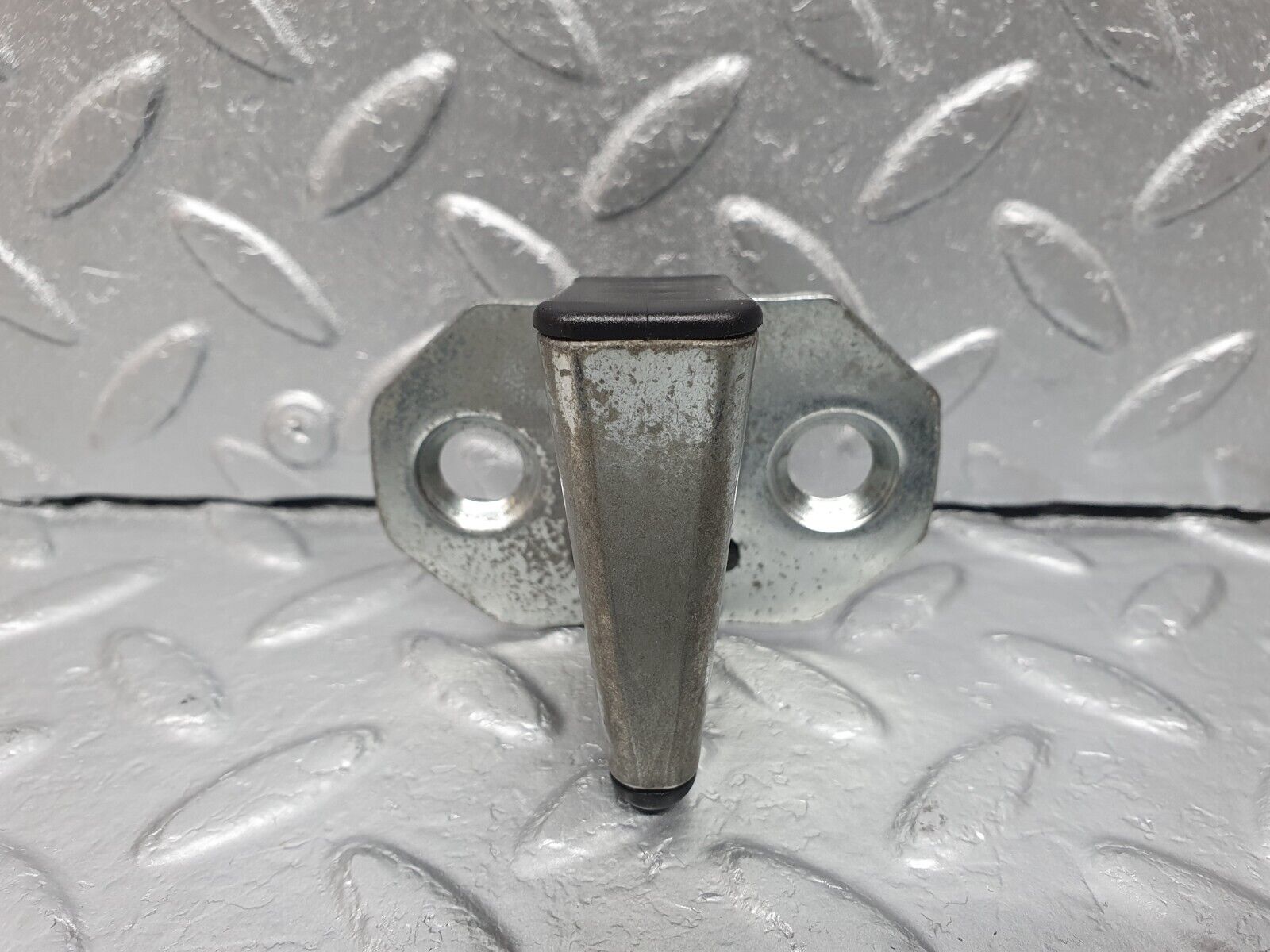 41953 Mercedes-Benz W202 C200 Door Lock Latch