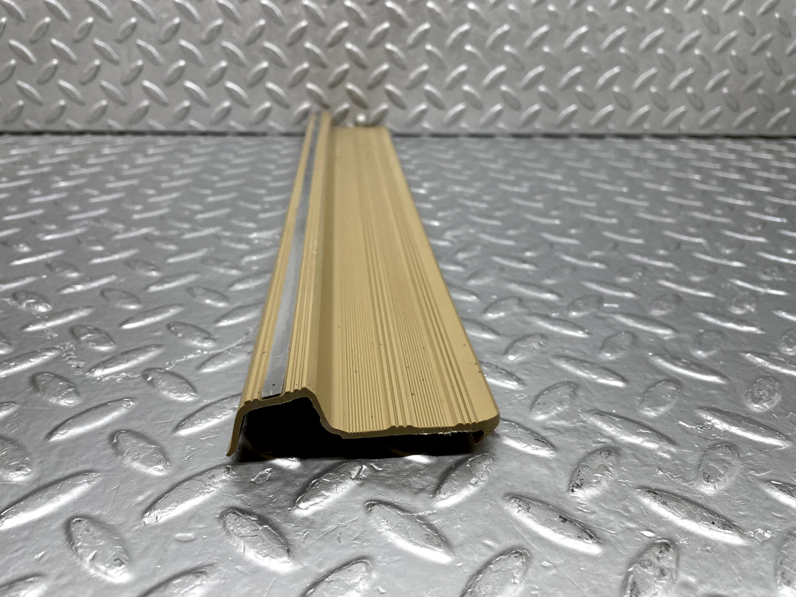 44265 Mercedes-Benz W123 280E Rear Left Door Sill Trim Beige