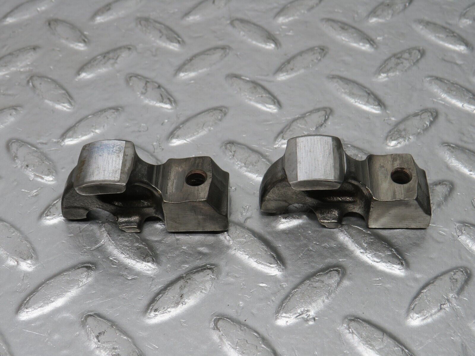 33008 Mercedes-Benz C107 R107 350 V8 Valve Rocker Arm With Spring & Tappet