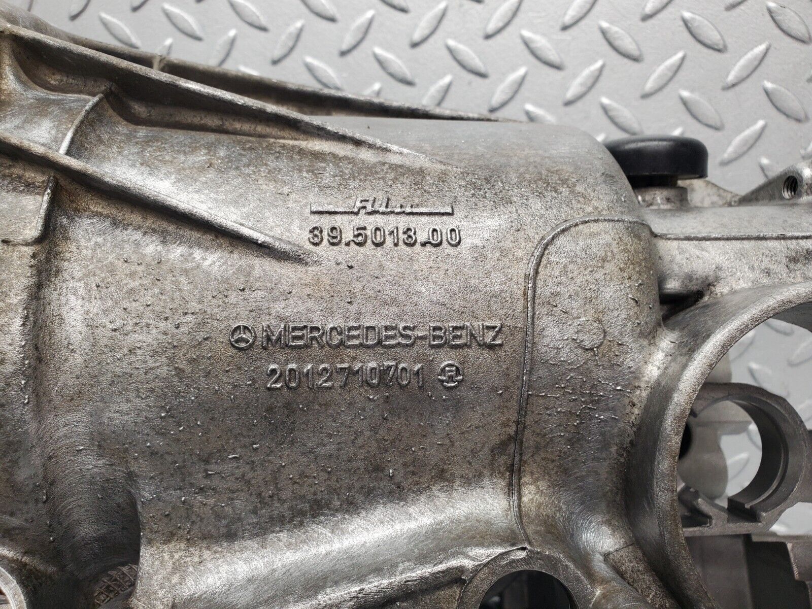 46293 Mercedes-Benz W124 280E Automatic Gearbox Housing 722.433 1242704204 2012710701