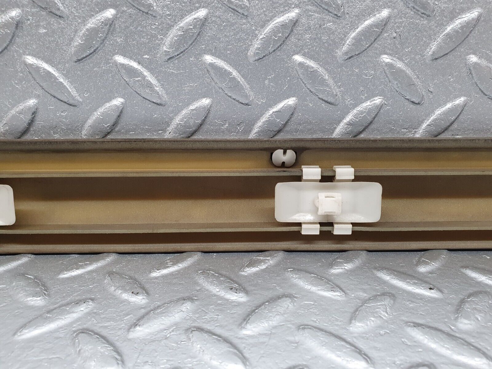 41806 Mercedes-Benz W202 C200 Rear Right Door Centre Moulding Trim 2026909862