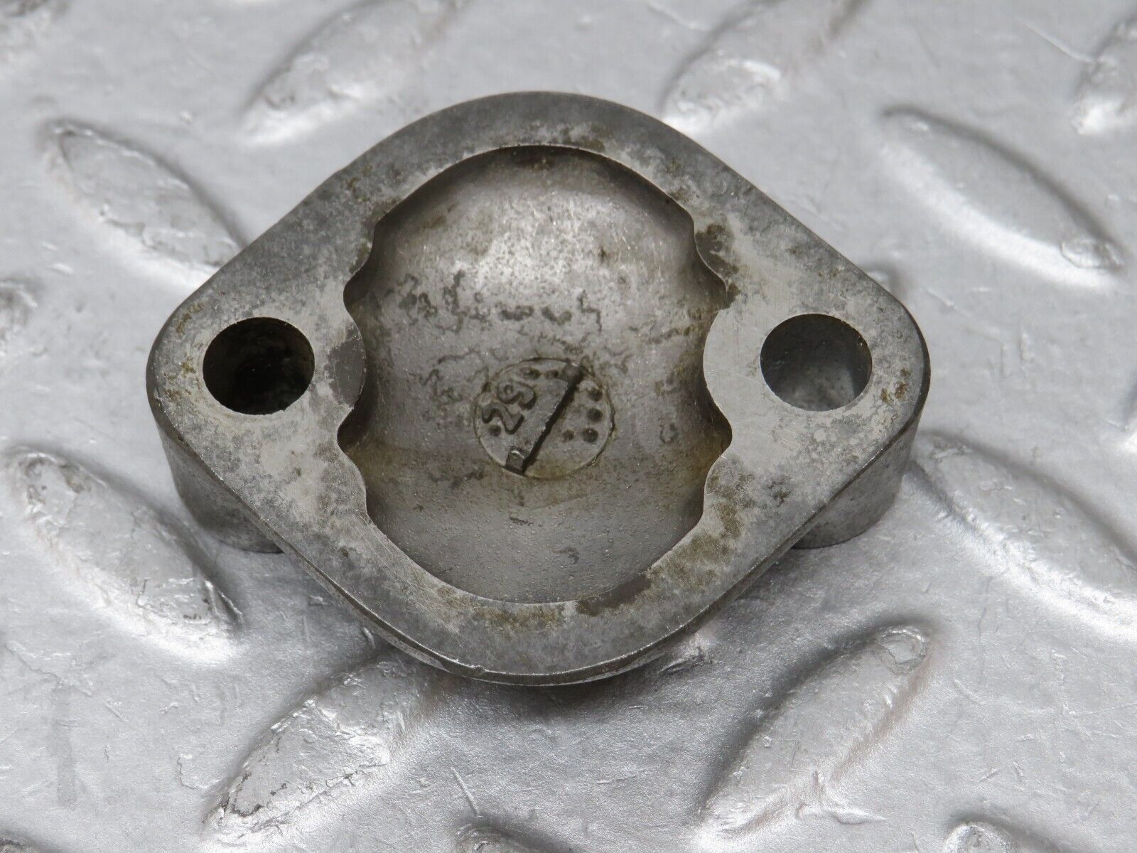 35638 Mercedes-Benz R107 280SL Engine Fuel Pump Cover 1140110032