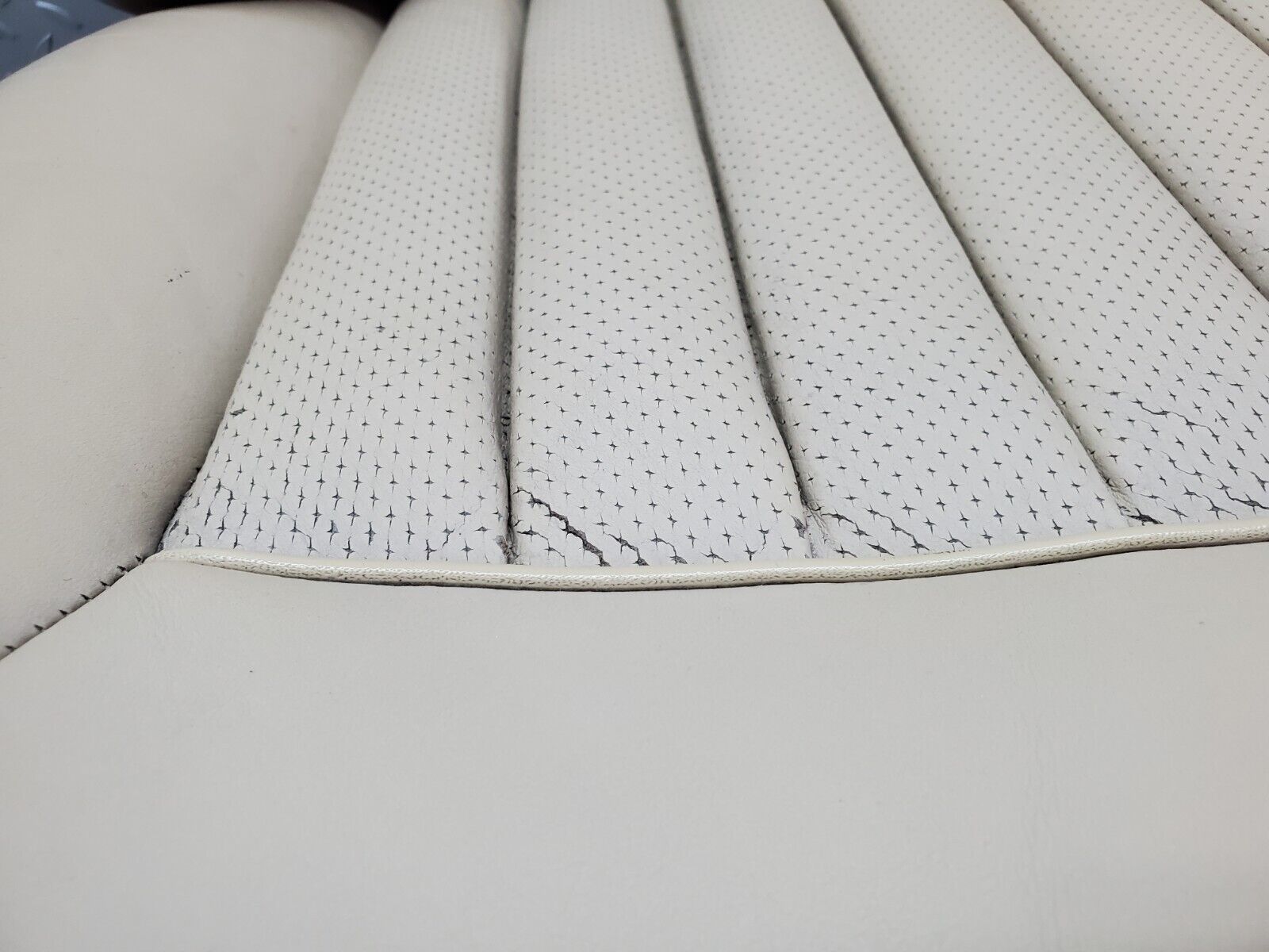 45869 Mercedes-Benz W126 420SE Front Left Electric Seat Leather Beige 1269102650