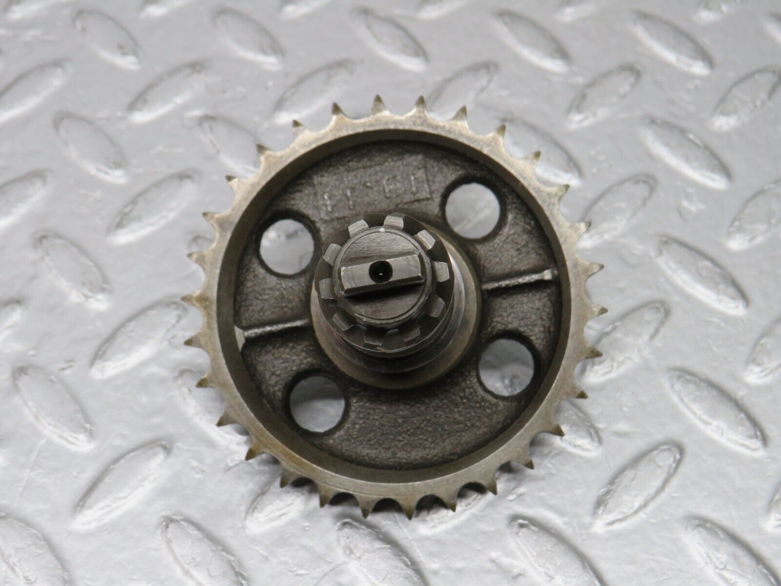 39144 Mercedes-Benz R107 500SL Camshaft Intermediate Timing Gear 1161570414