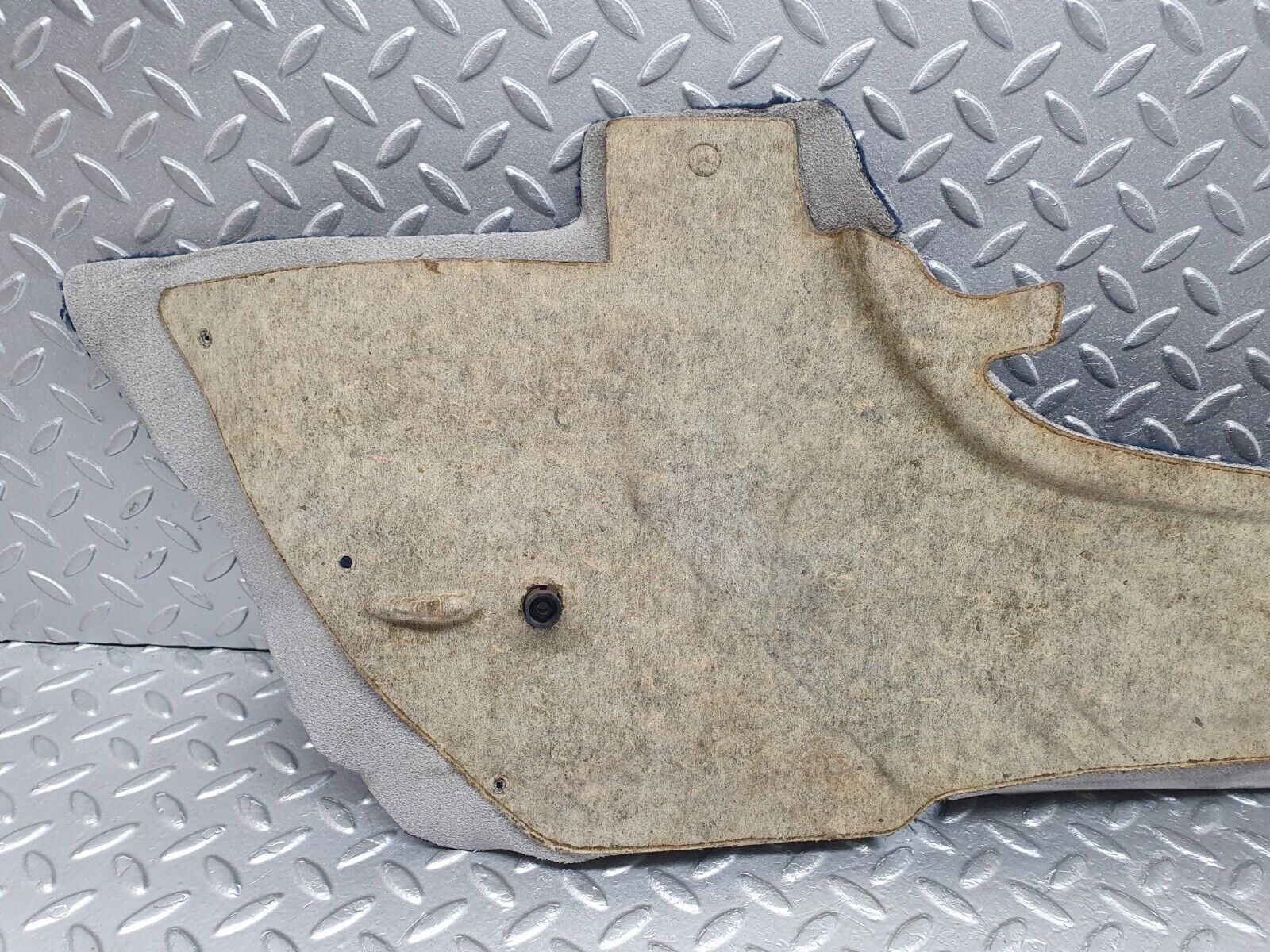 42646 Mercedes-Benz W201 190 2.0L Centre Console Carpet Right Side Blue