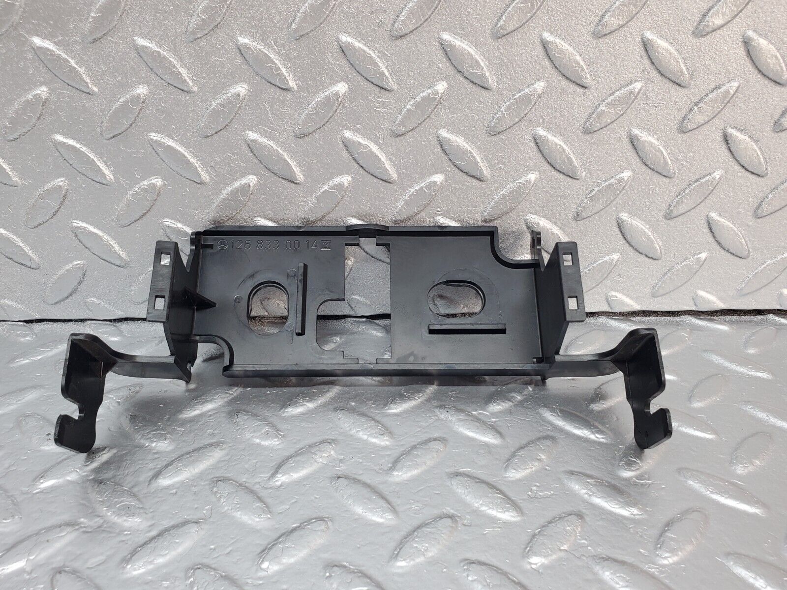 45680 Mercedes-Benz W126 420SE Heater Control Switch Bracket 1268330014