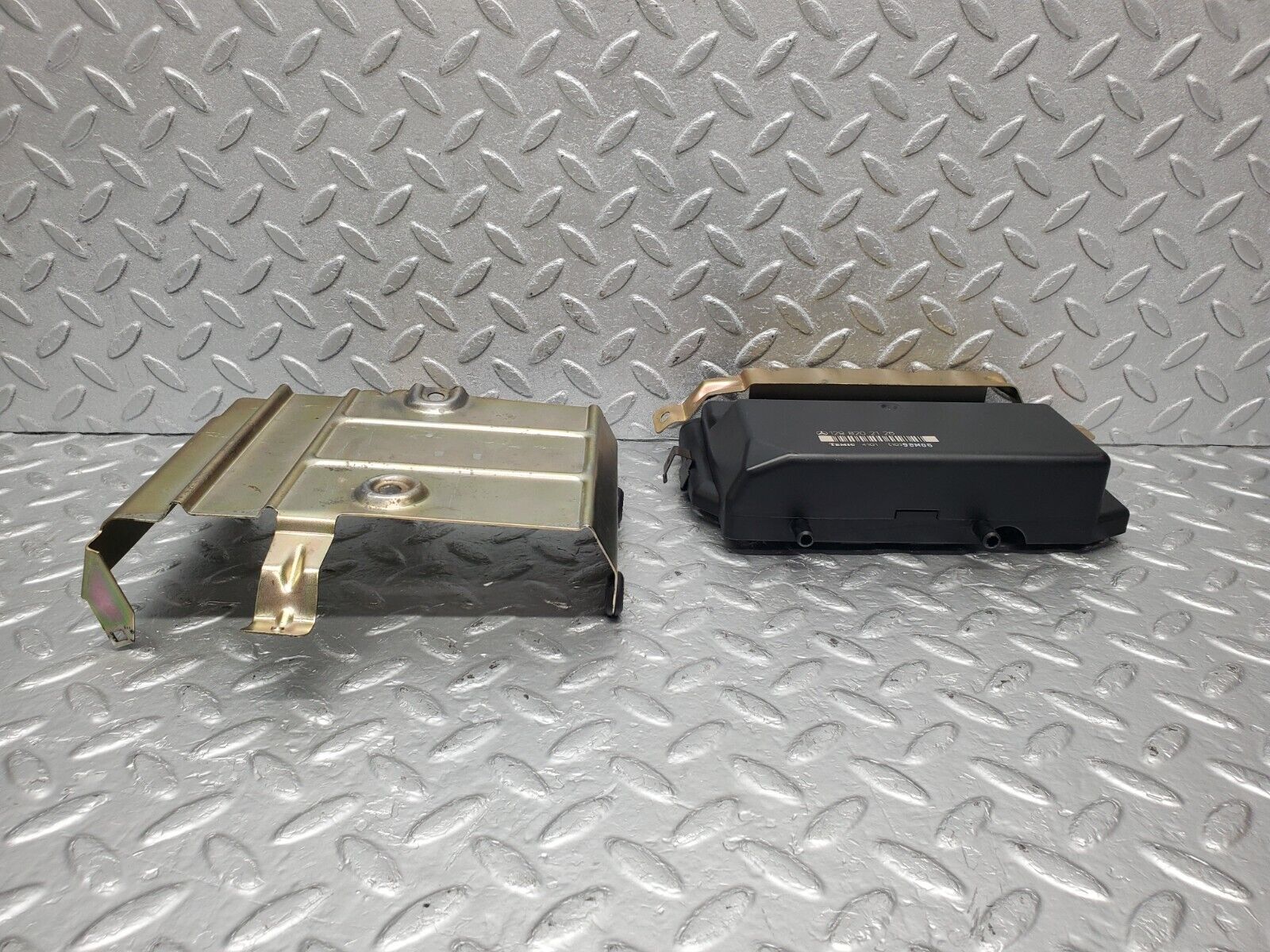 46795 Mercedes-Benz R129 320SL Coupe Seat Control Unit 1298202126