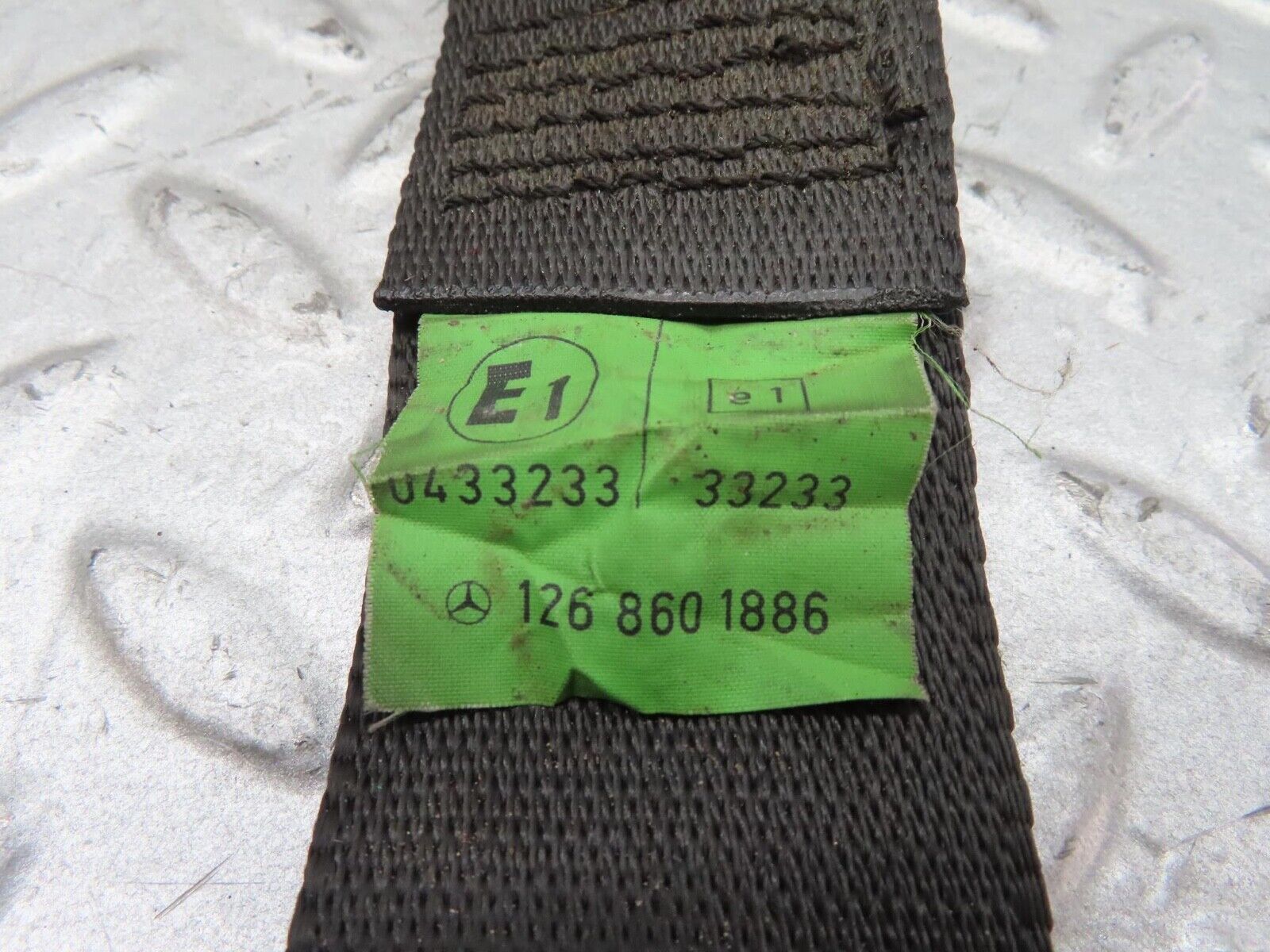 14733 Mercedes-Benz W201 190E Rear Seat Belt Set