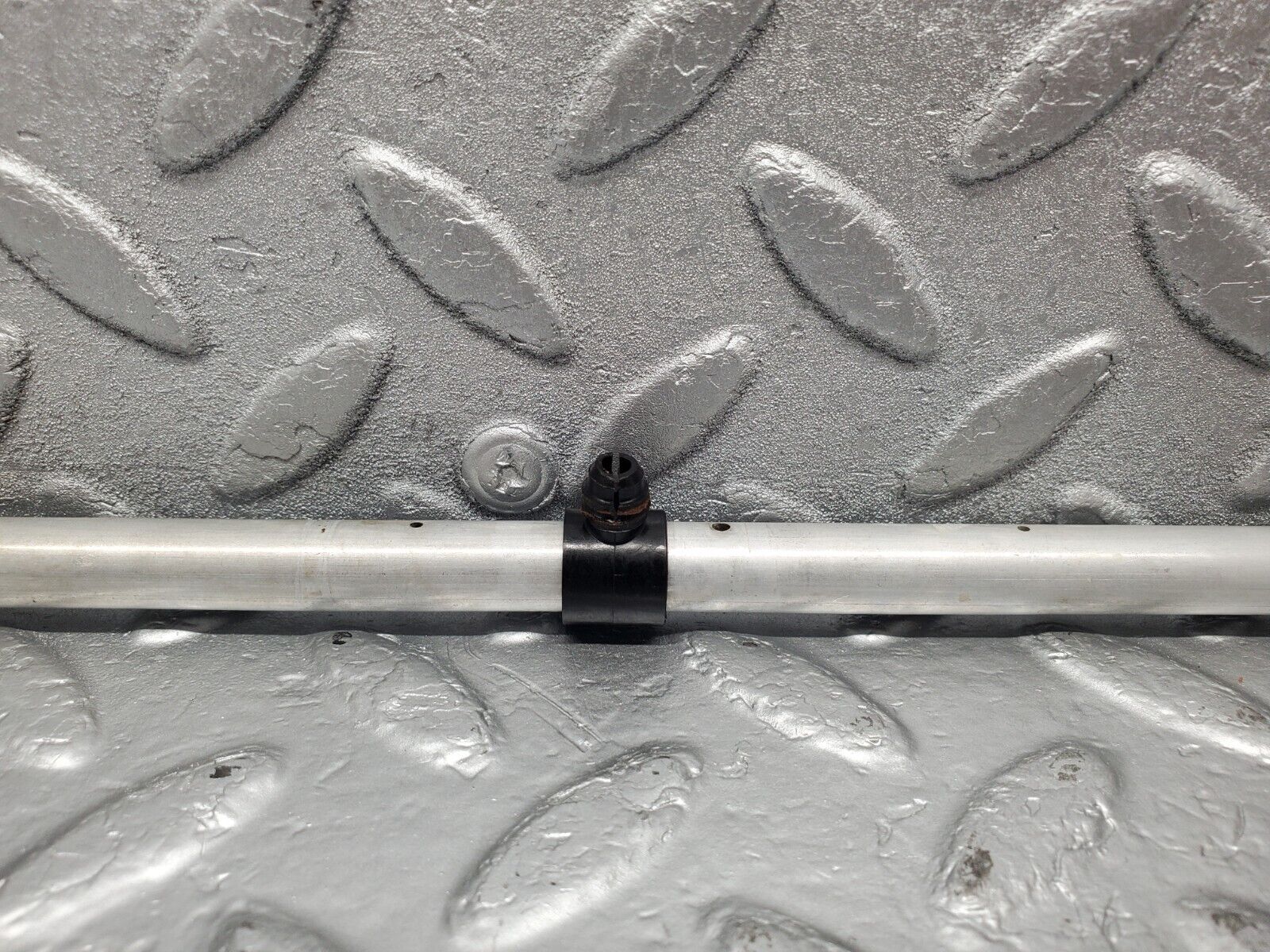 46278 Mercedes-Benz W126 420SE Camshaft Oil Tube