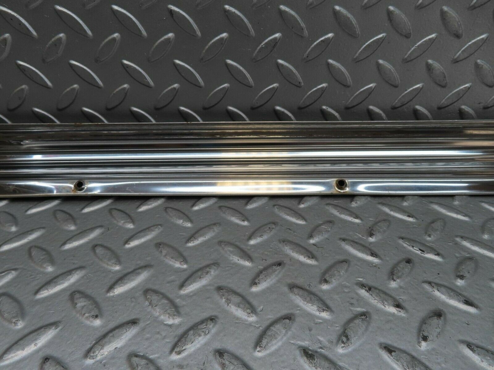 15568 Mercedes-Benz R107 450SL Left Door Sill Chrome