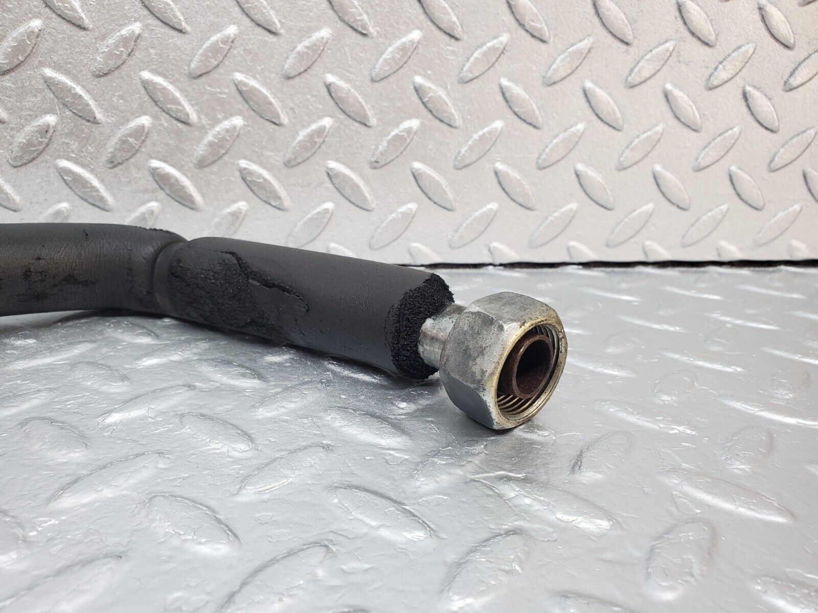 45823 Mercedes-Benz W126 420SE Air Conditioning Hose Pipe