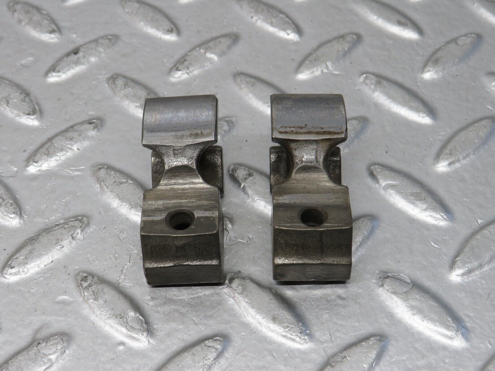 32876 Mercedes-Benz C107 R107 350 V8 Valve Rocker Arm With Spring & Tappet