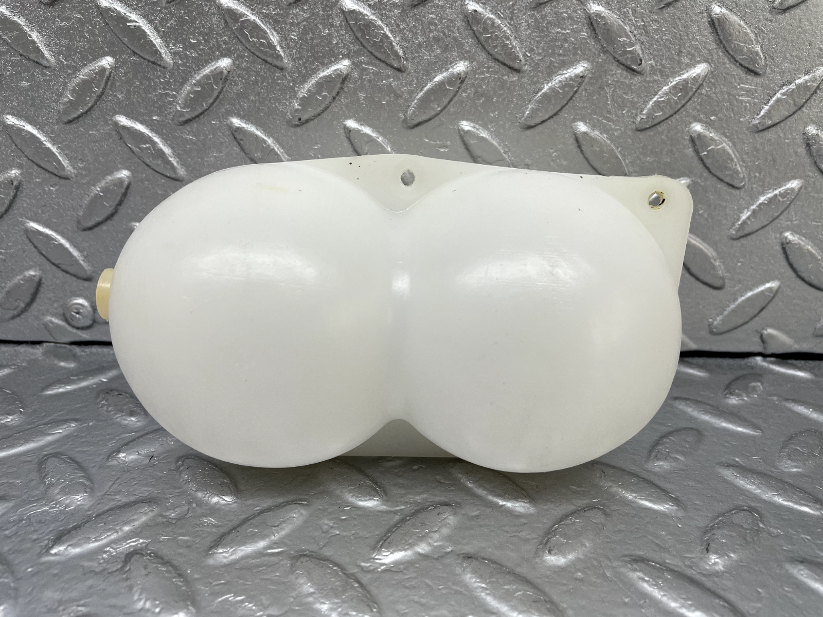 44272 Mercedes-Benz W123 280E Vacuum Reservoir Tank