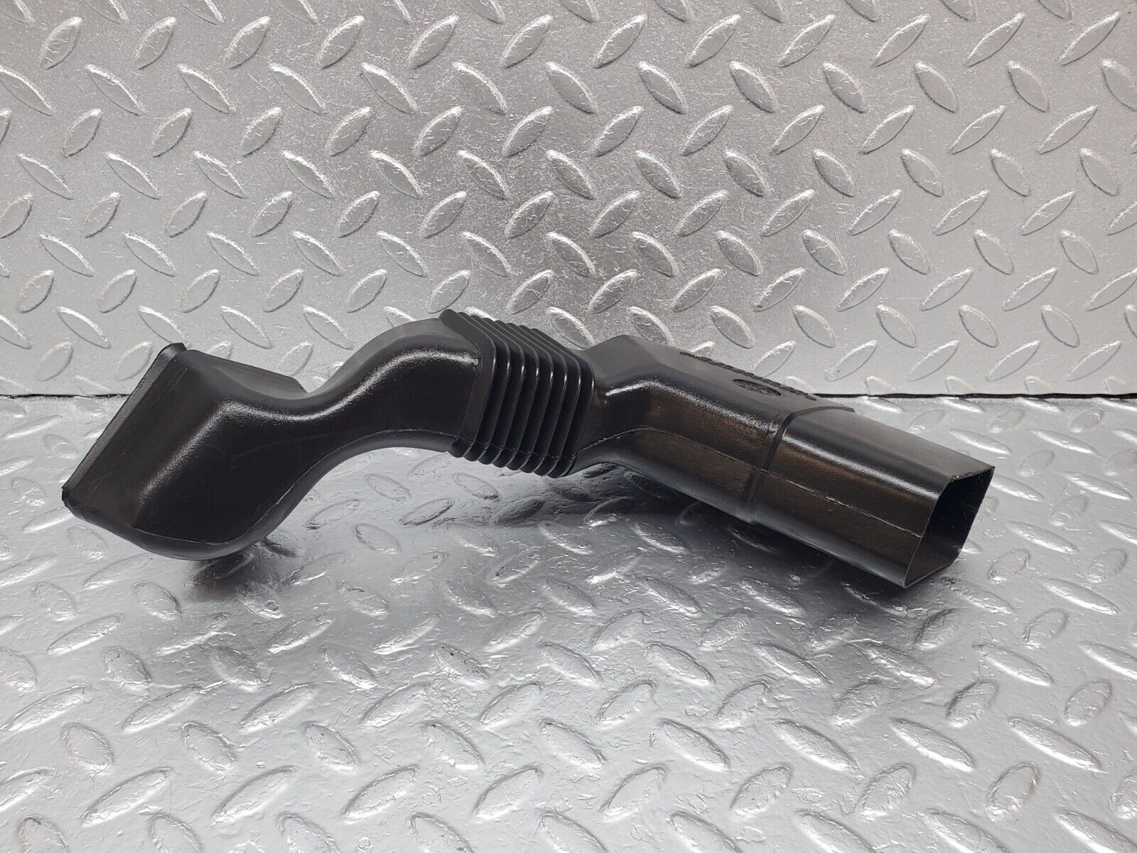 45750 Mercedes-Benz W126 420SE Air Duct Vent Left Side 1268312346