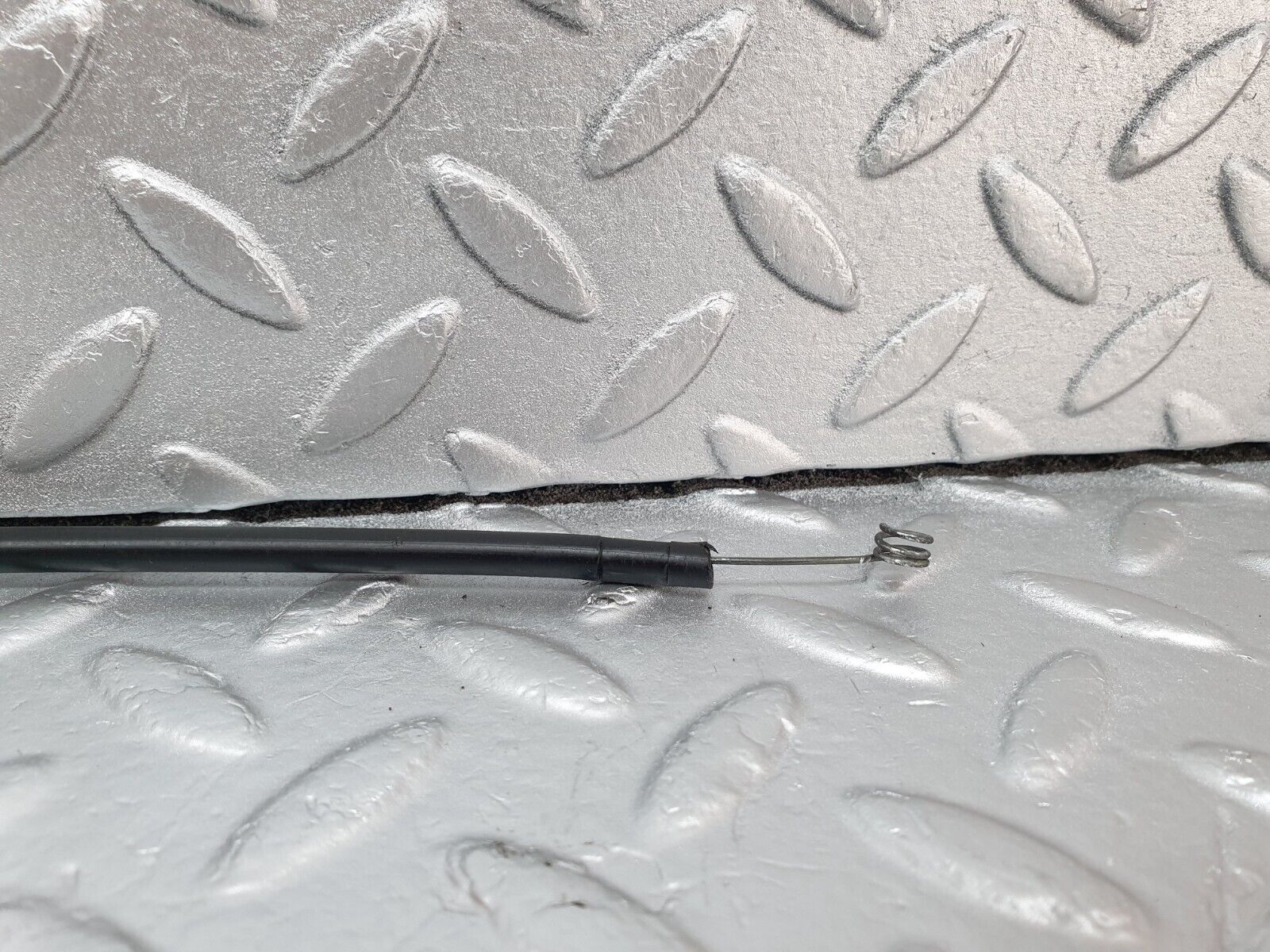 43763 Mercedes-Benz C126 380SEC Coupe Heater Control Cable 1268301331