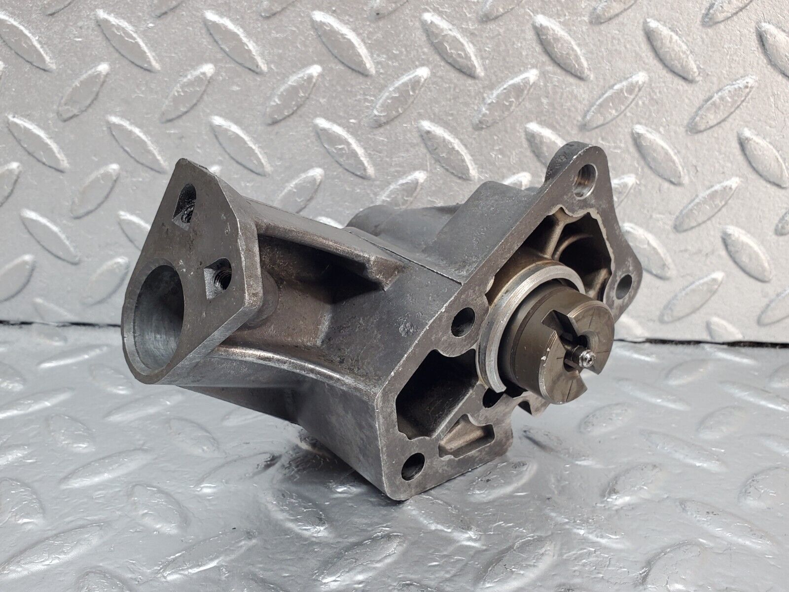 45416 Mercedes-Benz 280E M110.983 Ignition Distributor Housing 1101580515