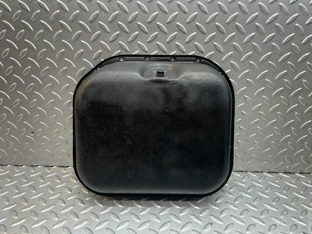 0018 Mercedes-Benz W116 350 SE Oil Sump Cover