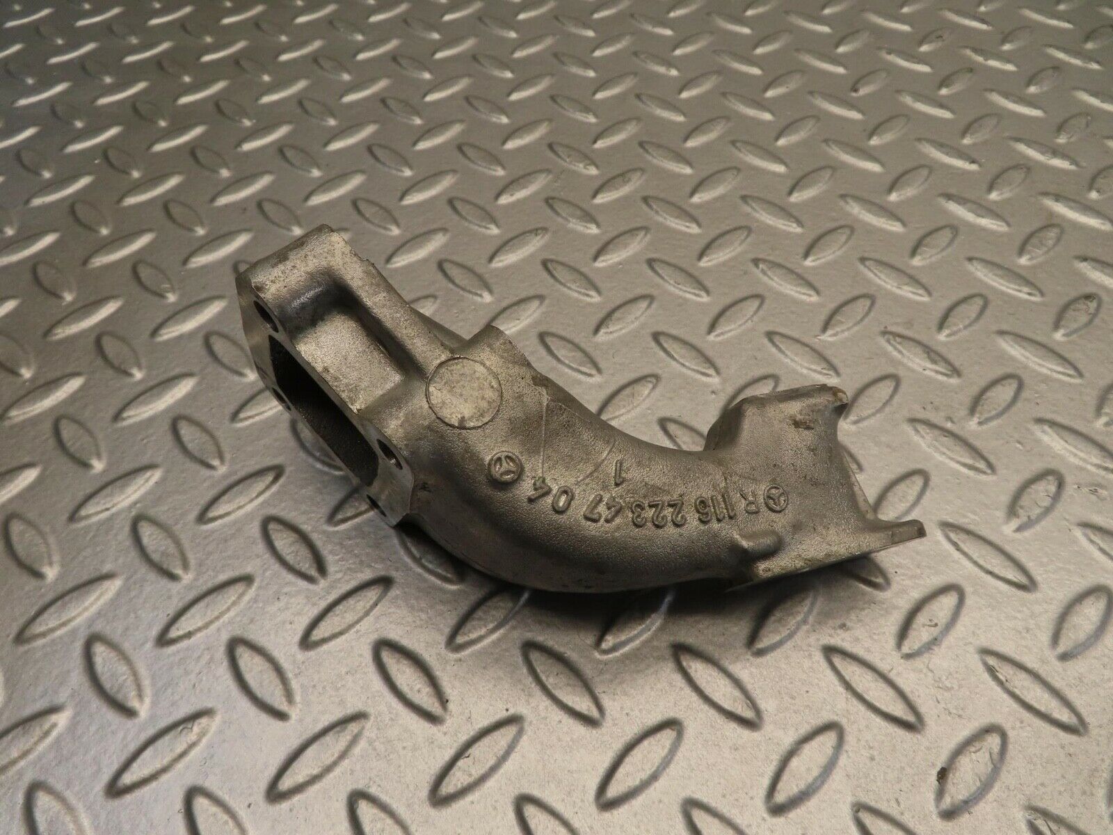 11745 Mercedes-Benz R107 450SL Engine Mount Bracket Right 1162234704