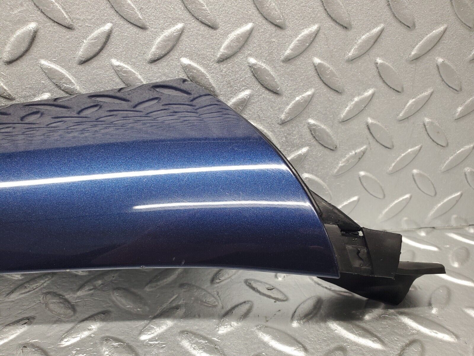 46758 Mercedes-Benz R129 320SL Coupe A Pillar Exterior Trim Left 1296980118 1296980198