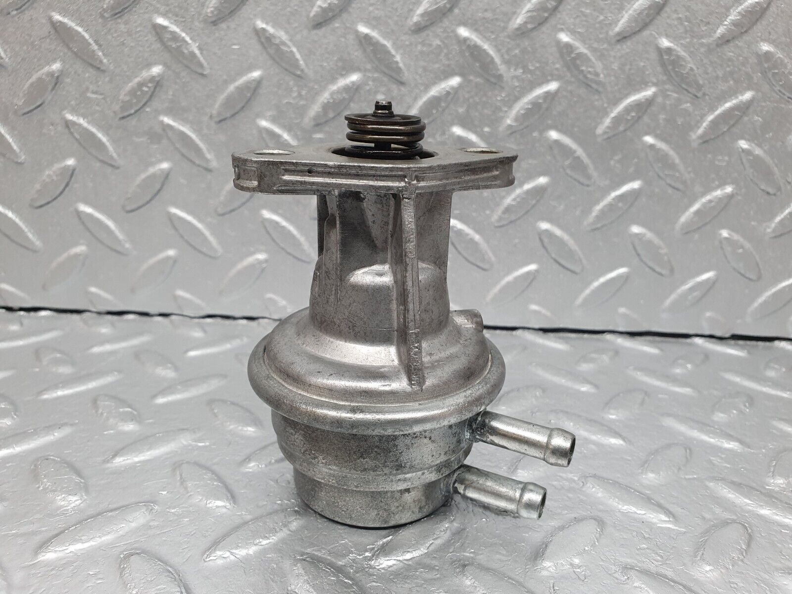 41669 Mercedes-Benz W124 200E Fuel Pump Pierburg 0020916801