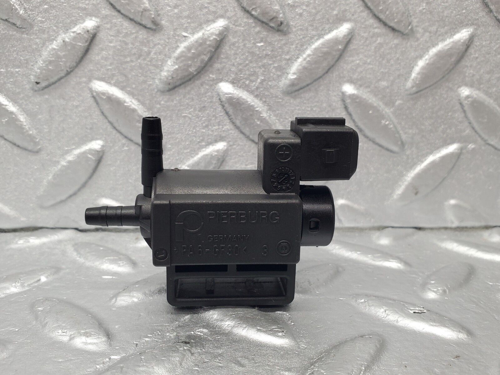 46790 Mercedes-Benz R129 320SL Coupe Vacuum Valve Pierburg 0025401897