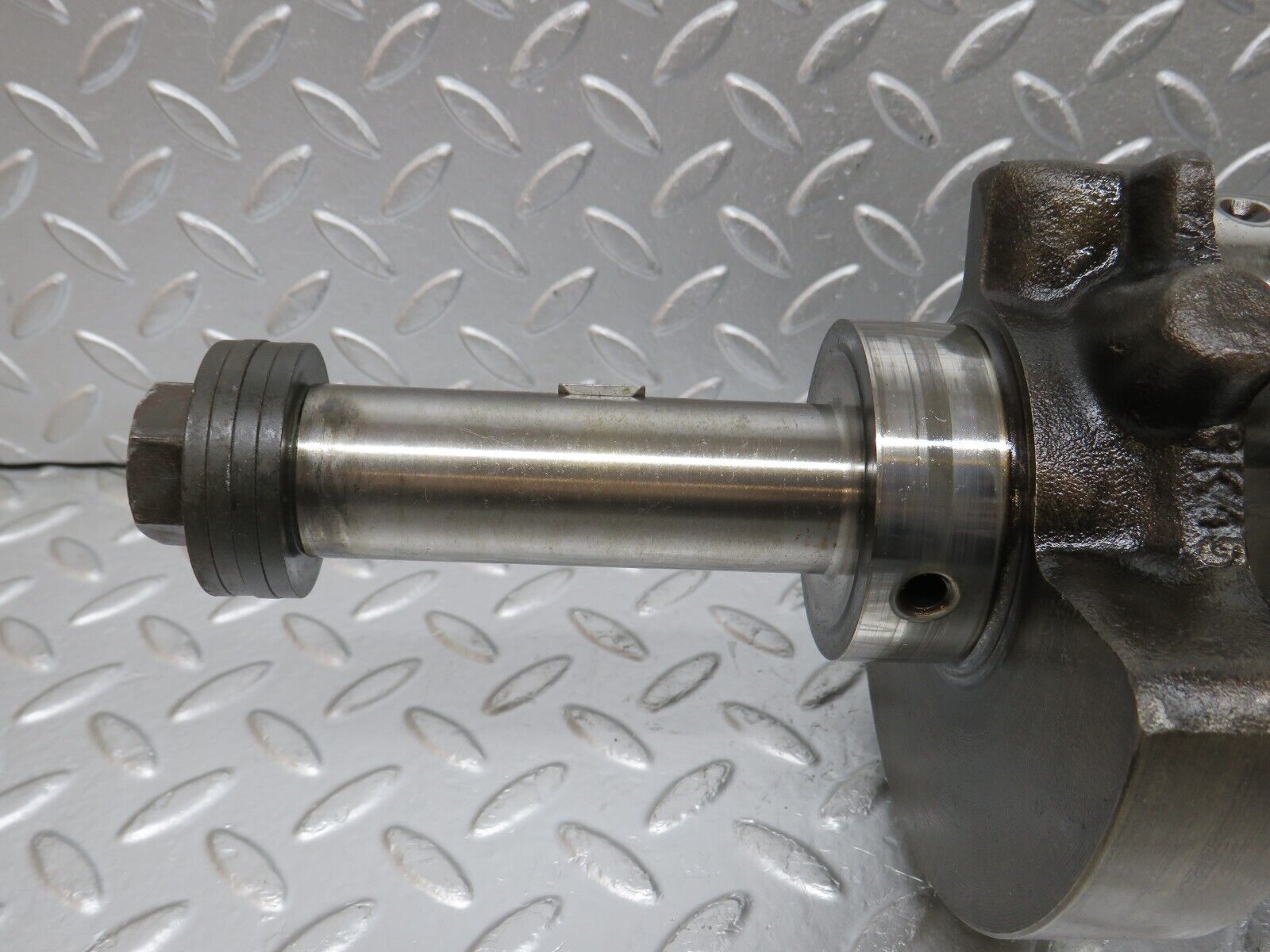 32813 Mercedes-Benz C107 R107 350 V8 Crankshaft 1160310801