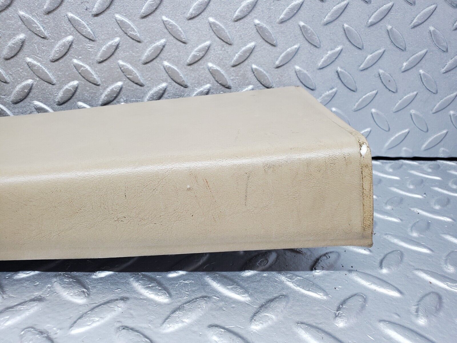 45766 Mercedes-Benz W126 420SE B Pillar Cover Left Side Beige 1246920122