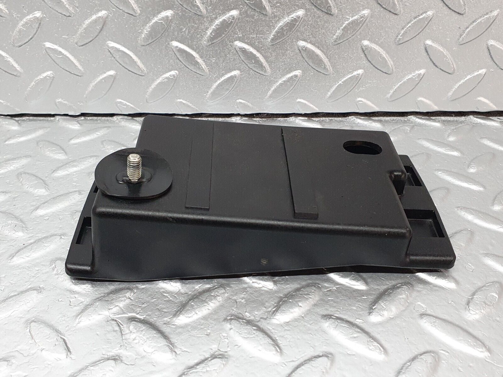 41748 Mercedes-Benz W202 C200 Rear Bumper Bracket 2028800630