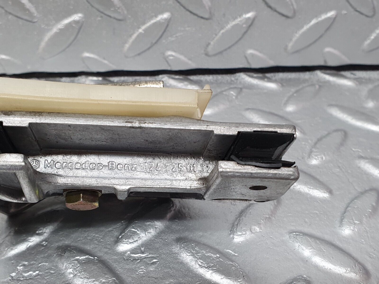 42506 Mercedes-Benz R129 320SL Coupe Door Window Guide Bracket 1247250132 1247250232