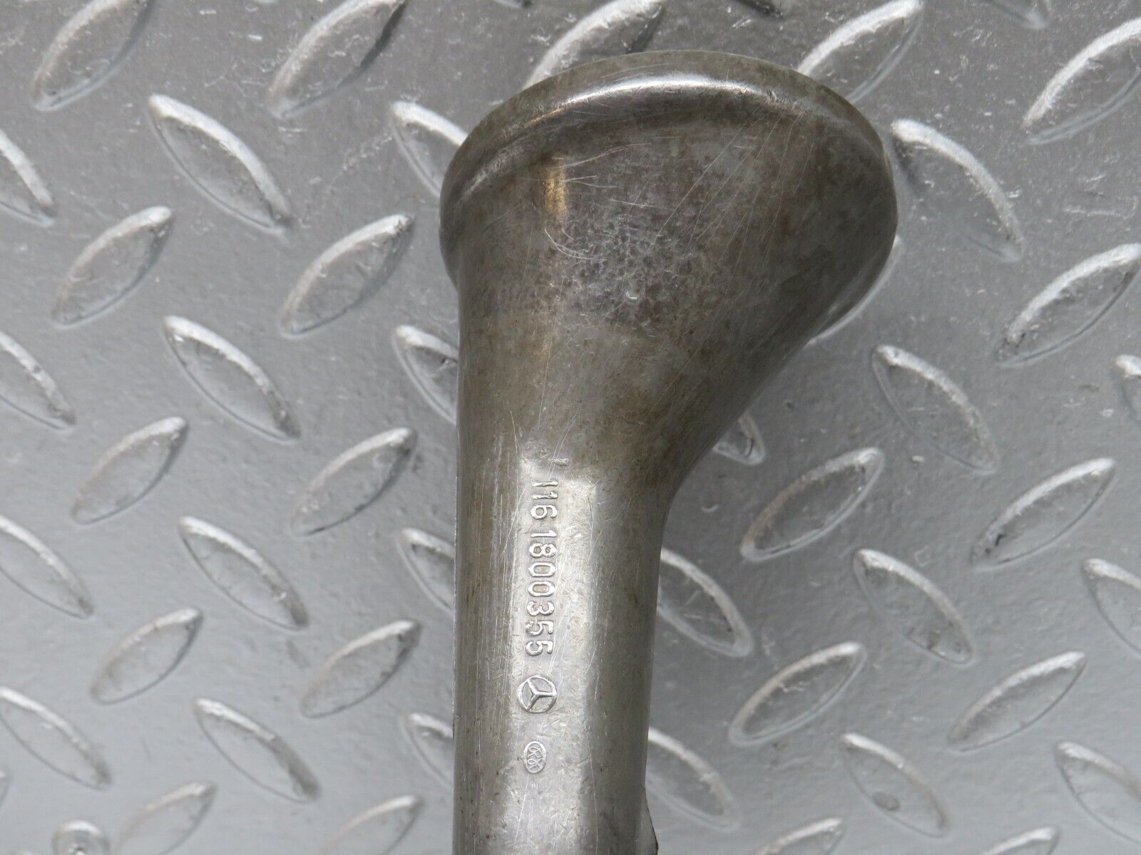 32785 Mercedes-Benz C107 R107 350 V8 Oil Pump 1161800502 1161800355