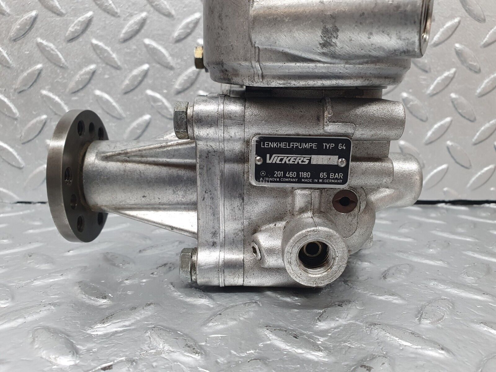 42720 Mercedes-Benz W201 190 2.0L Power Steering Pump 2014601180